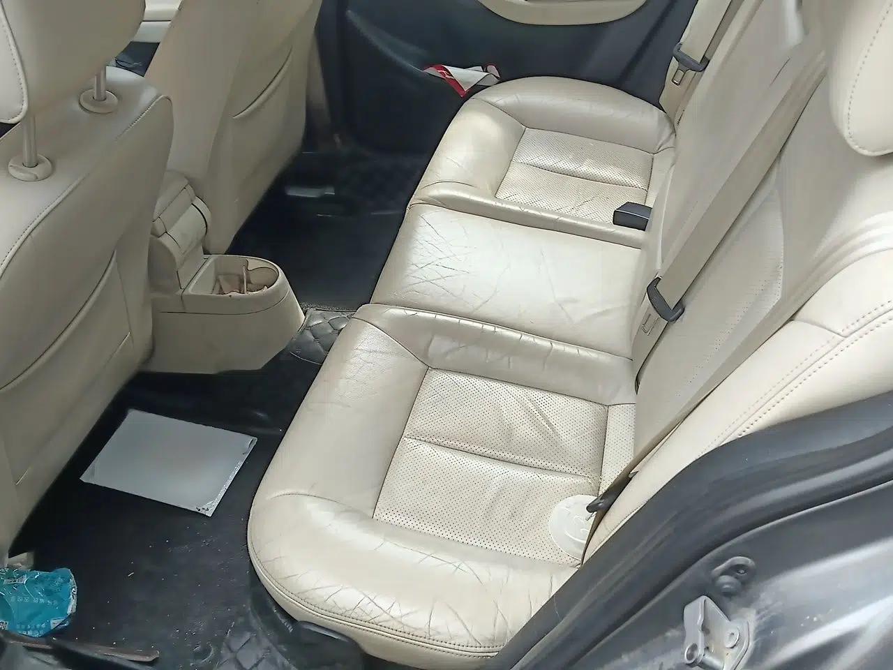 Volkswagen Lavida 2011 1.6L Automatic Pinxuan Edition — миниатюра 17