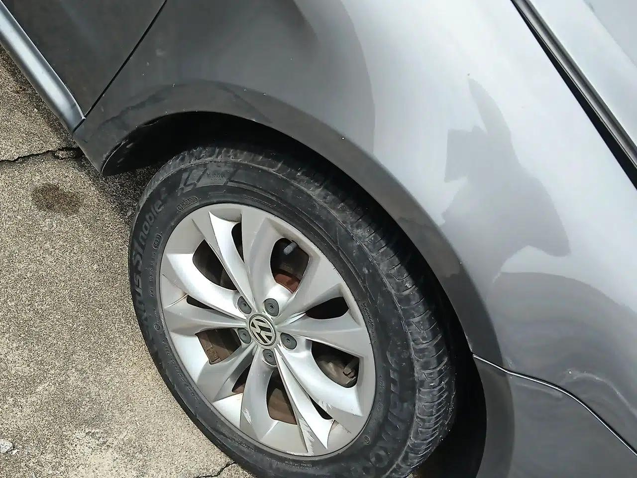 Volkswagen Lavida 2011 1.6L Automatic Pinxuan Edition — миниатюра 8