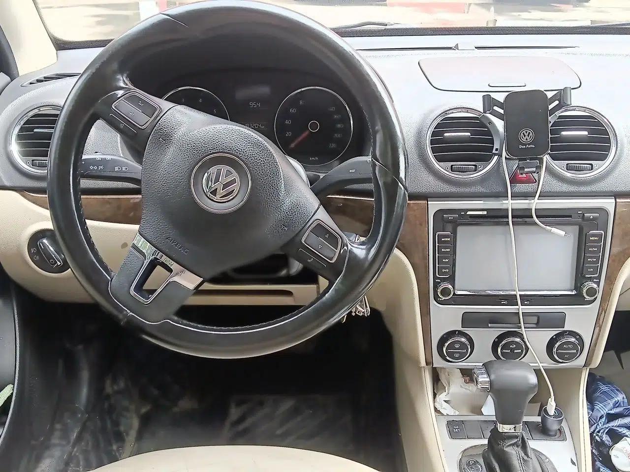 Volkswagen Lavida 2011 1.6L Automatic Pinxuan Edition — миниатюра 9