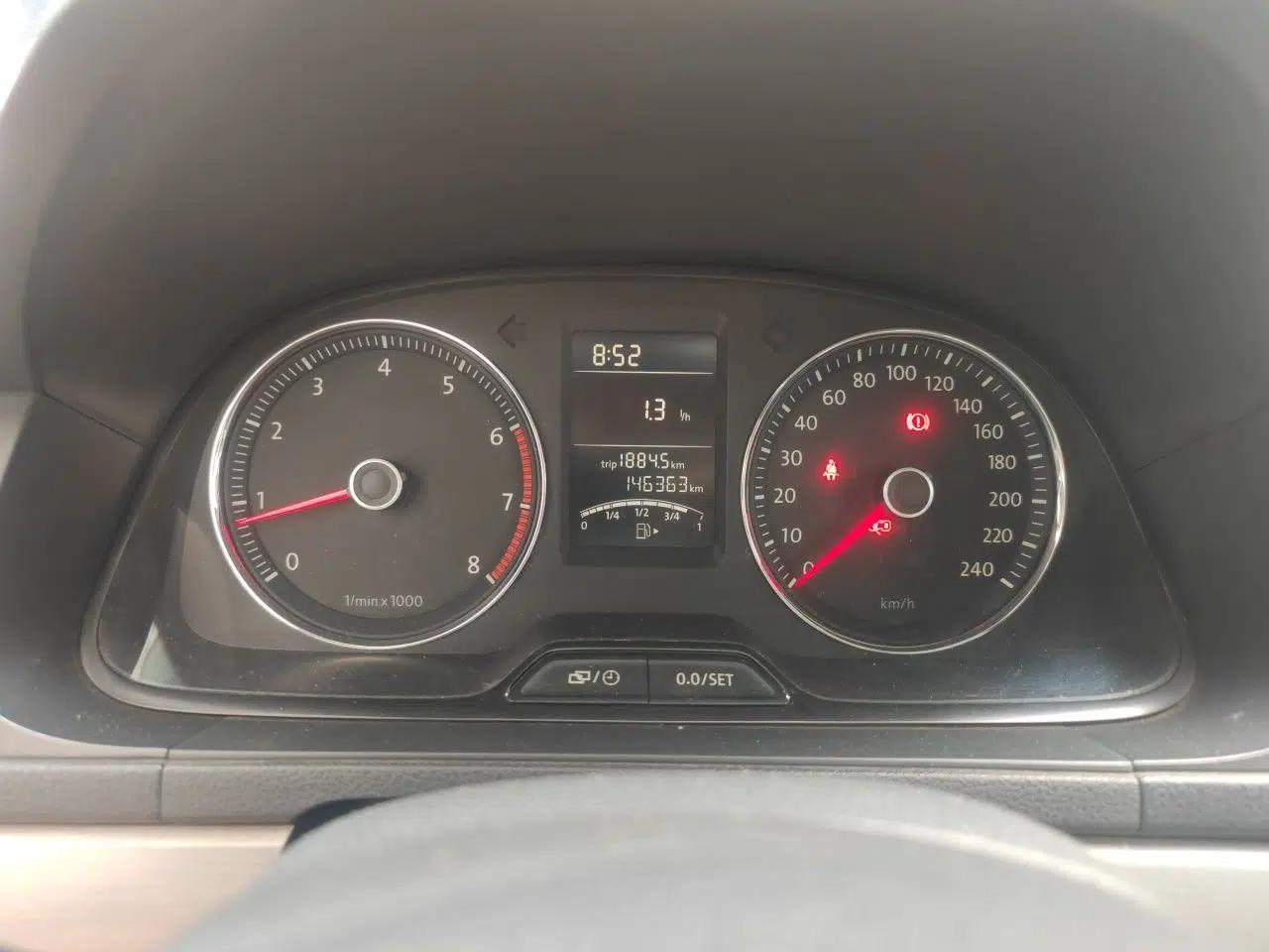 Volkswagen Lavida 2013 1.4TSI Manual Comfort Edition — миниатюра 11