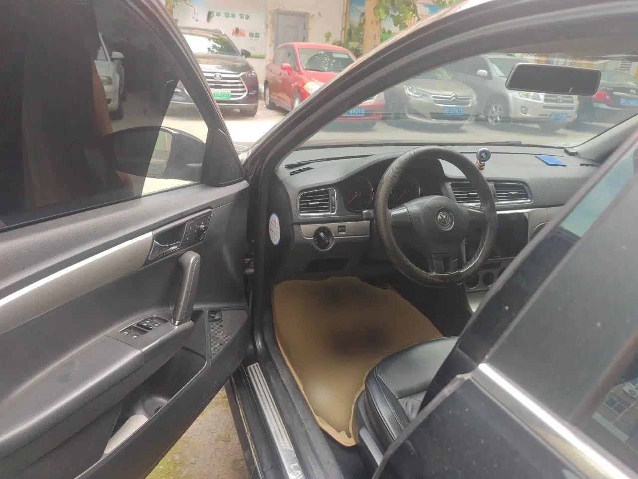 Volkswagen Lavida 2013 1.4TSI Manual Comfort Edition — миниатюра 16