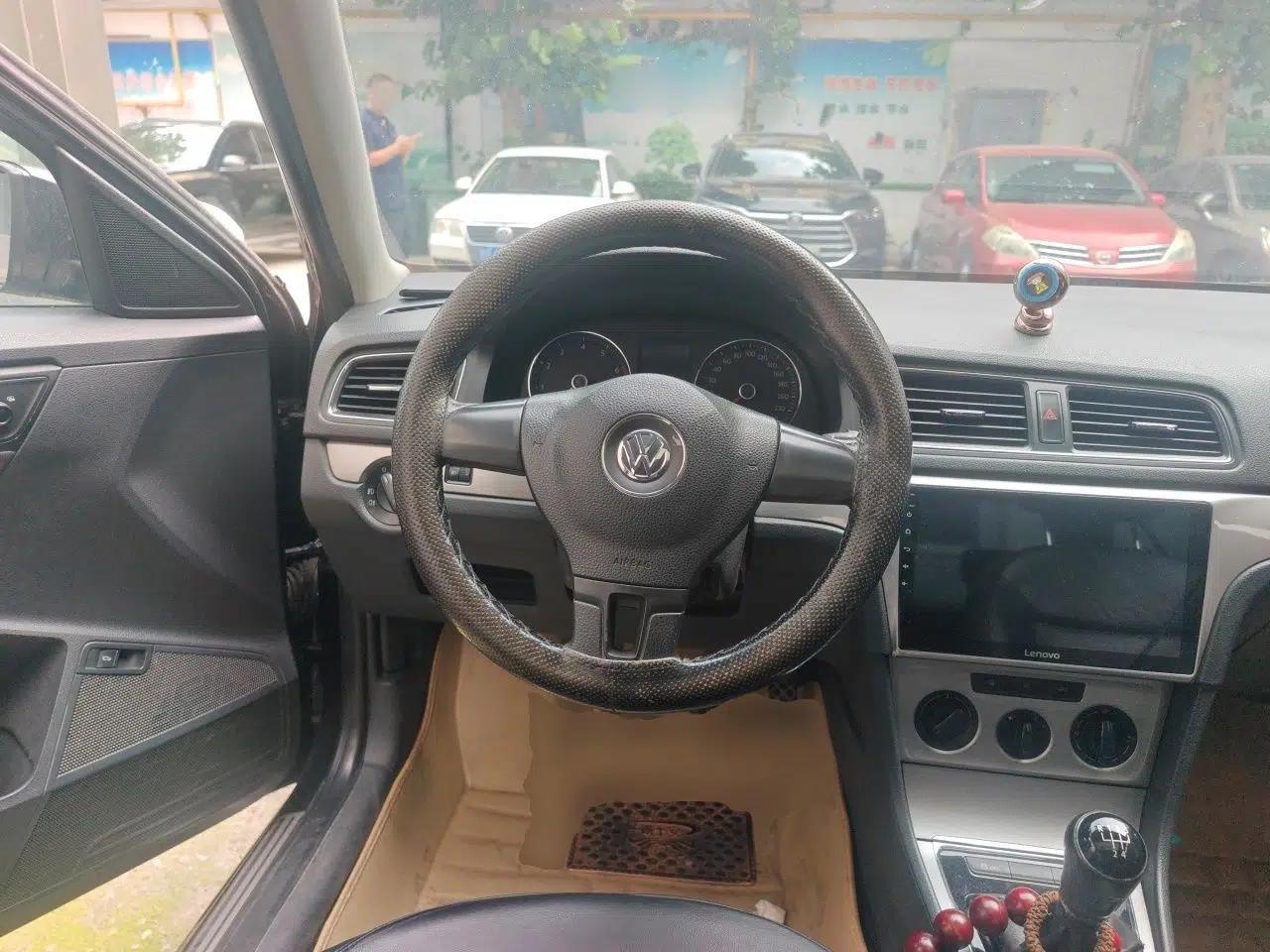 Volkswagen Lavida 2013 1.4TSI Manual Comfort Edition — миниатюра 10