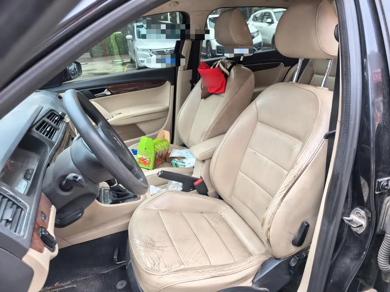 Volkswagen Lavida 2013 1.6L Automatic Comfort Edition — миниатюра 15