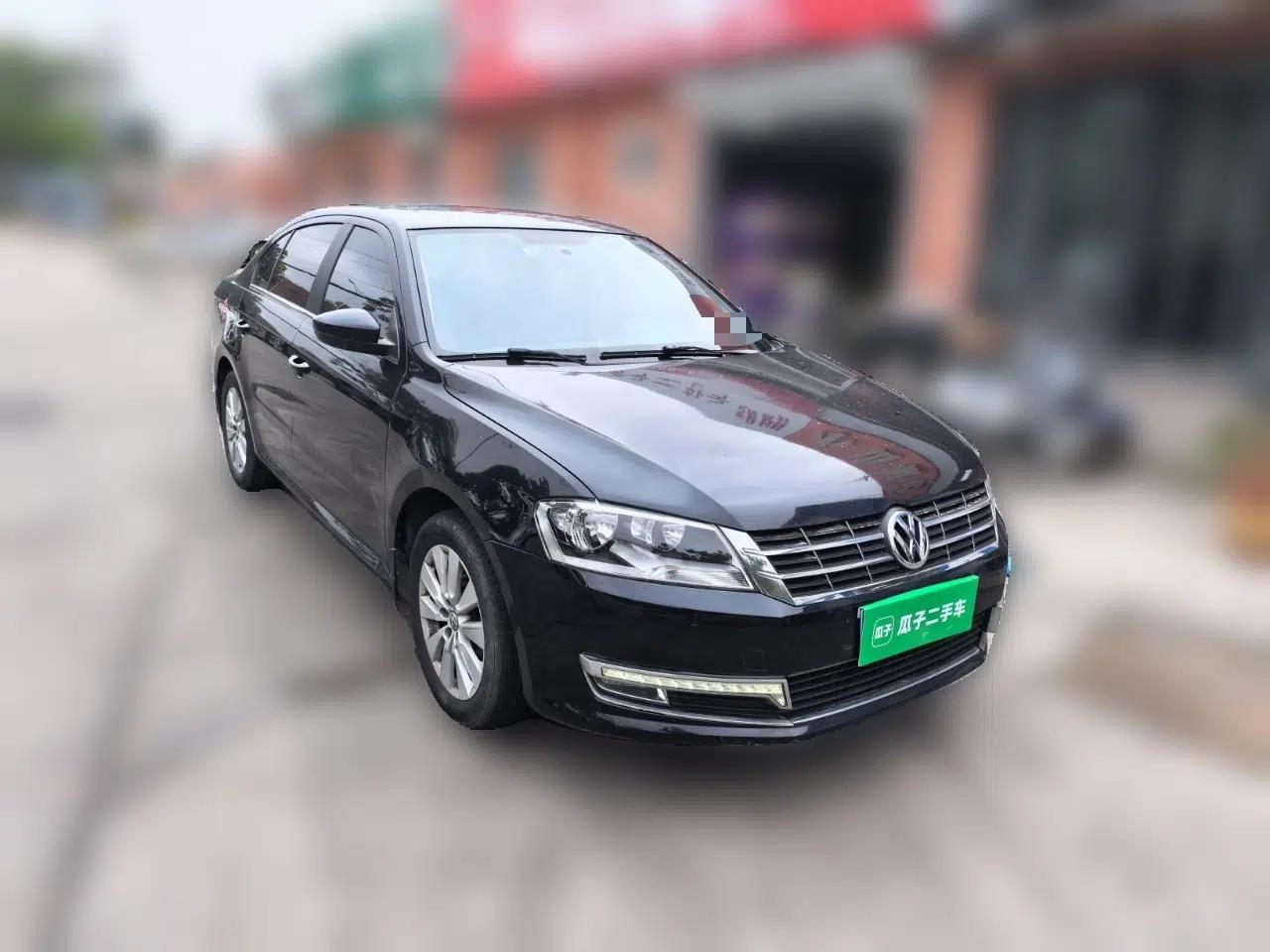 Volkswagen Lavida 2013 1.6L Automatic Comfort Edition — миниатюра 3