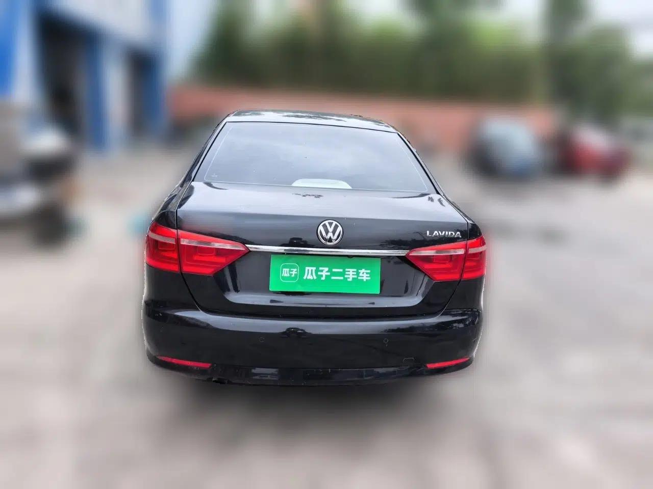 Volkswagen Lavida 2013 1.6L Automatic Comfort Edition — миниатюра 5