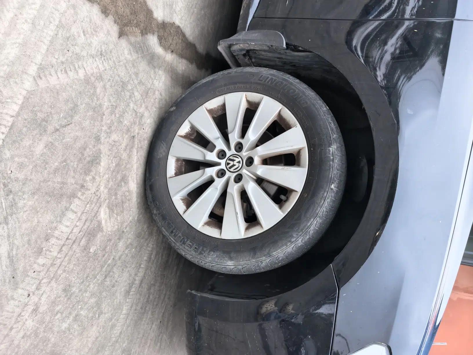 Volkswagen Lavida 2013 1.6L Automatic Comfort Edition — миниатюра 8