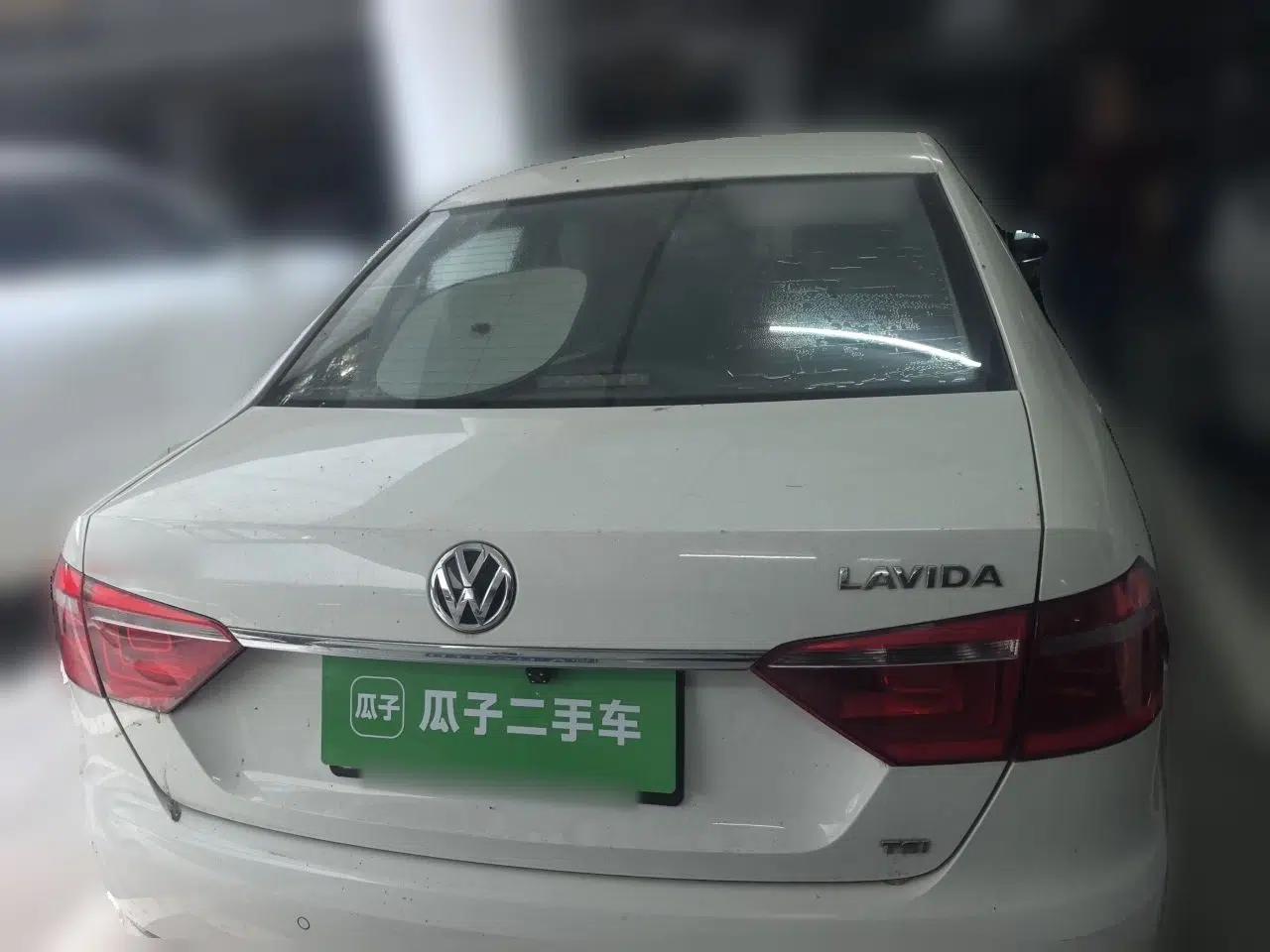 Volkswagen Lavida 2013 Revised Version 1.4 TSI DSG Comfort Edition — миниатюра 5