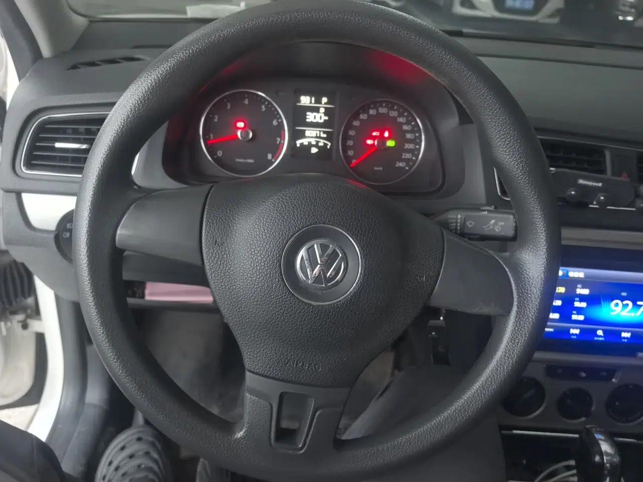 Volkswagen Lavida 2013 Revised Version 1.4 TSI DSG Comfort Edition — миниатюра 10
