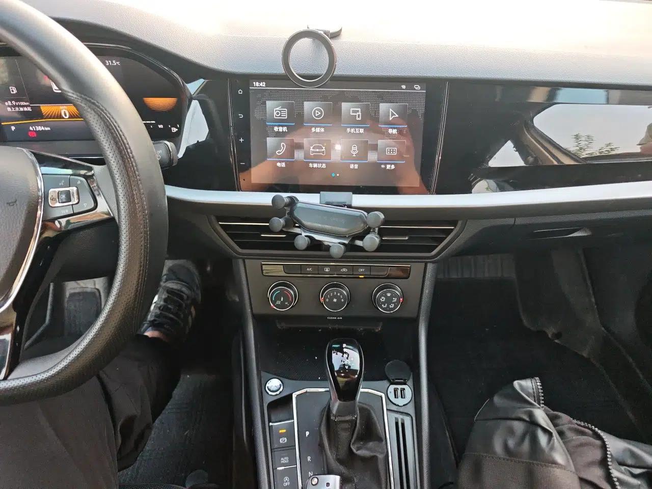 Volkswagen Lavida 2022 1.5L Automatic Comfort Edition — миниатюра 13