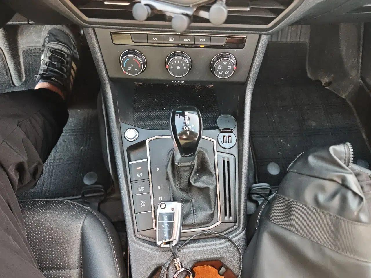 Volkswagen Lavida 2022 1.5L Automatic Comfort Edition — миниатюра 14