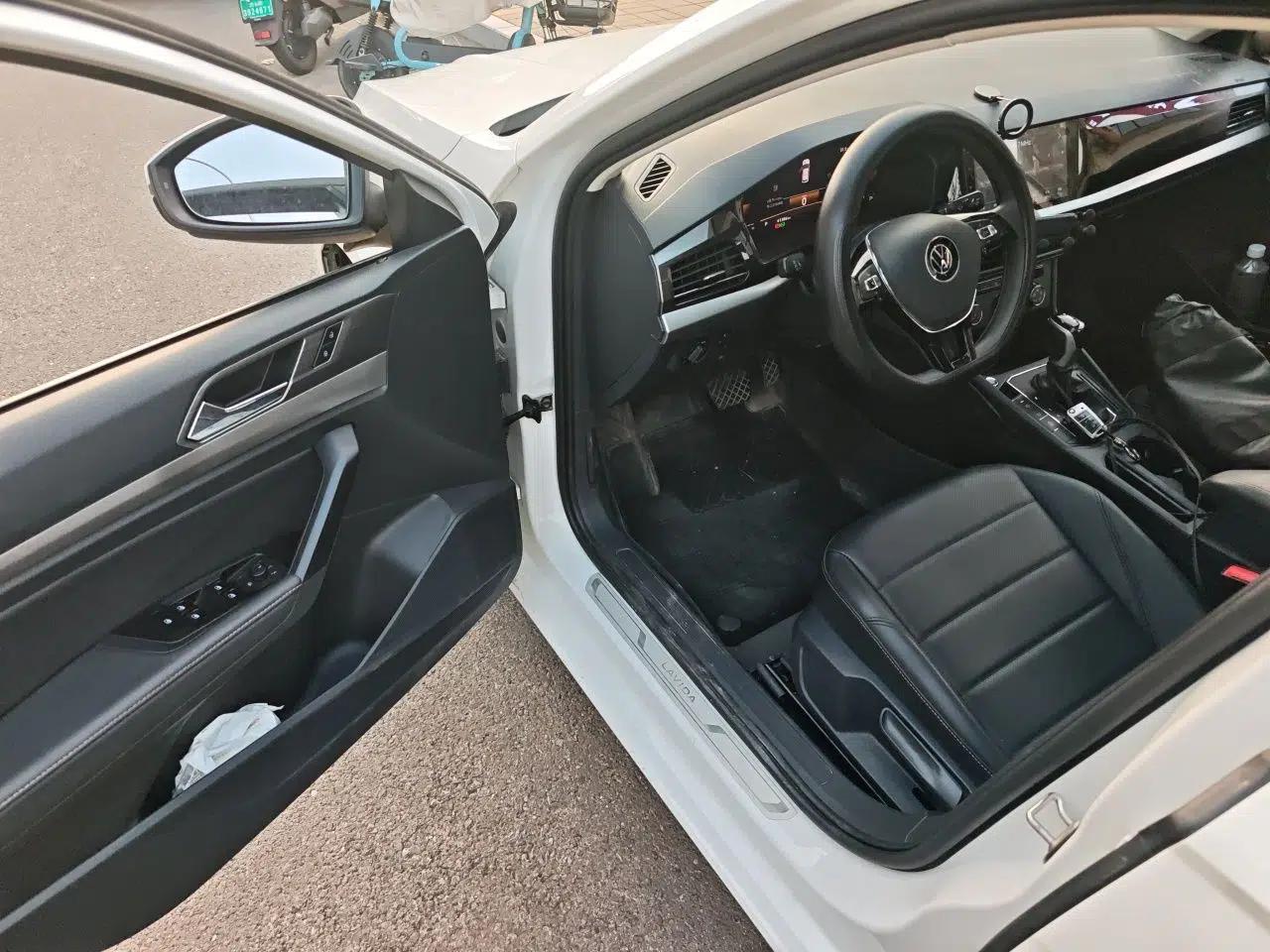 Volkswagen Lavida 2022 1.5L Automatic Comfort Edition — миниатюра 16