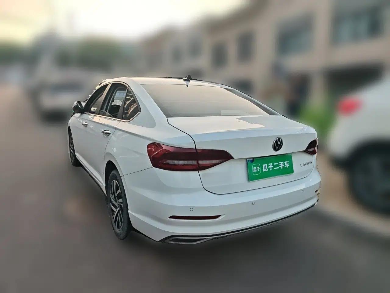 Volkswagen Lavida 2022 1.5L Automatic Comfort Edition — миниатюра 4