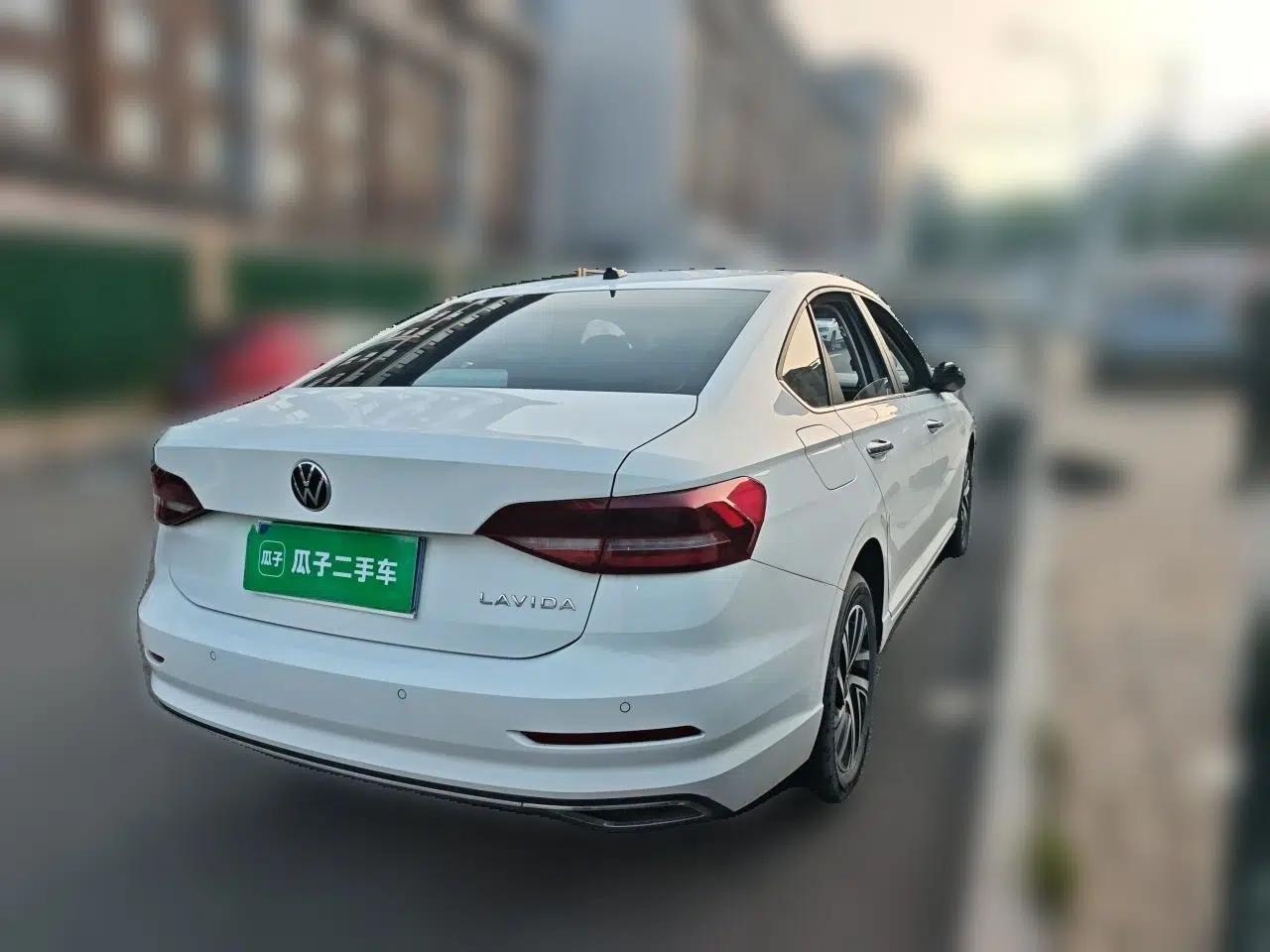 Volkswagen Lavida 2022 1.5L Automatic Comfort Edition — миниатюра 6