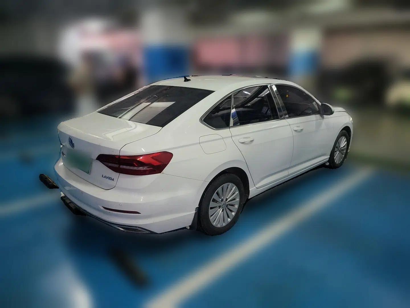 Volkswagen Lavida 2019 1.5L Manual Comfort Edition China VI Standard — миниатюра 6