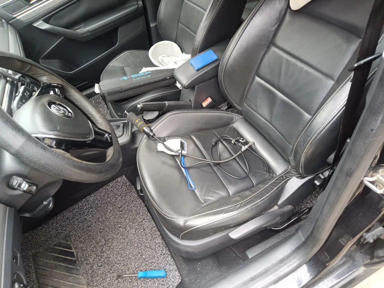Volkswagen Lavida 2015 1.6L Automatic Comfort Edition — миниатюра 15
