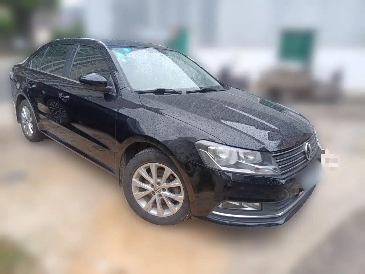 Volkswagen Lavida 2015 1.6L Automatic Comfort Edition — миниатюра 3