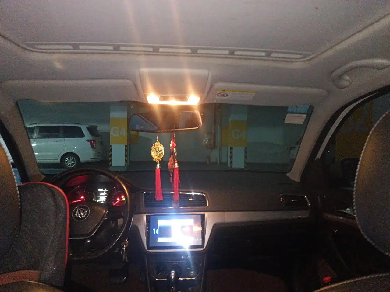 Volkswagen Lavida 2015 1.6L Automatic Comfort Edition — миниатюра 15