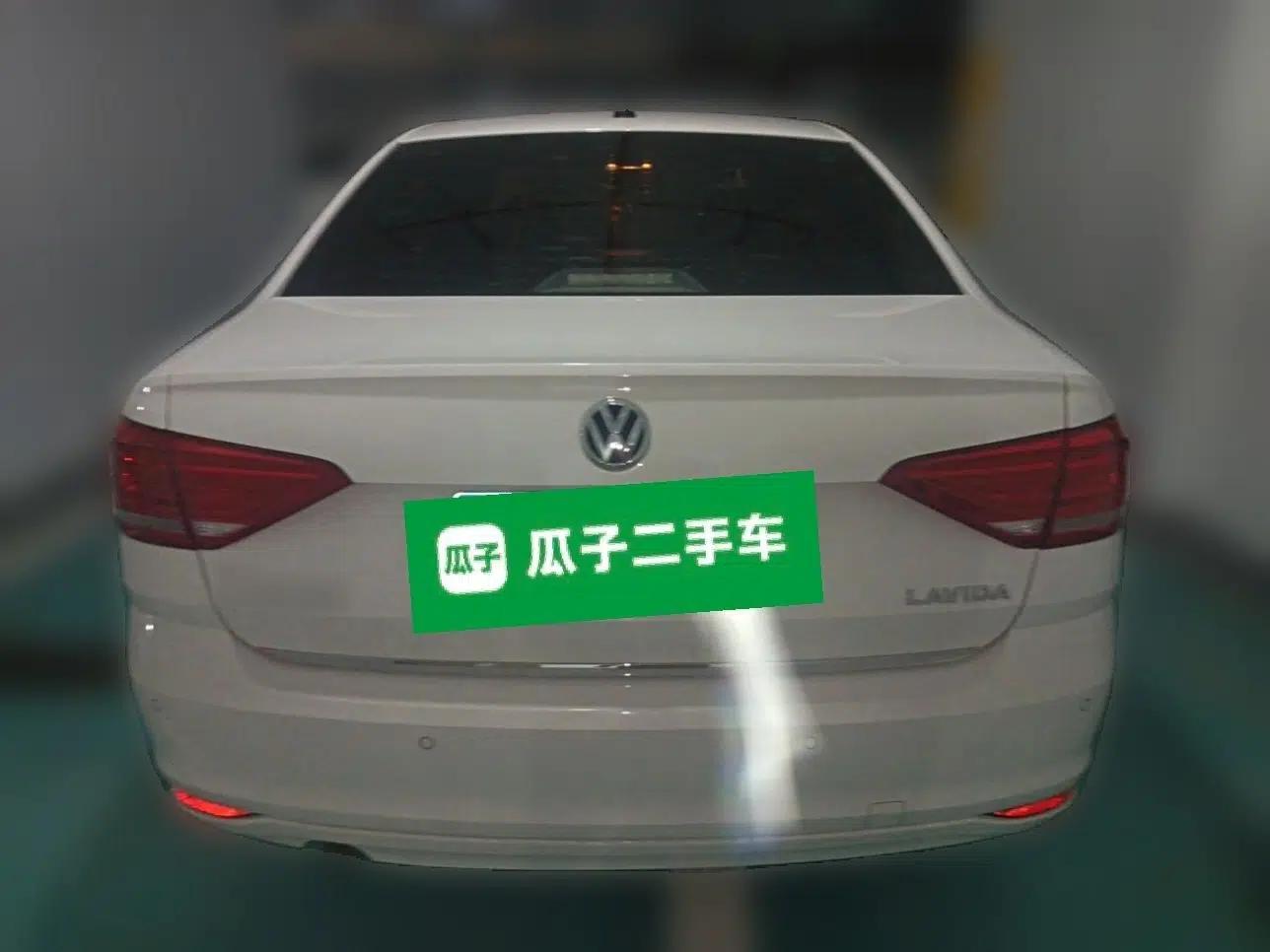 Volkswagen Lavida 2015 1.6L Automatic Comfort Edition — миниатюра 3