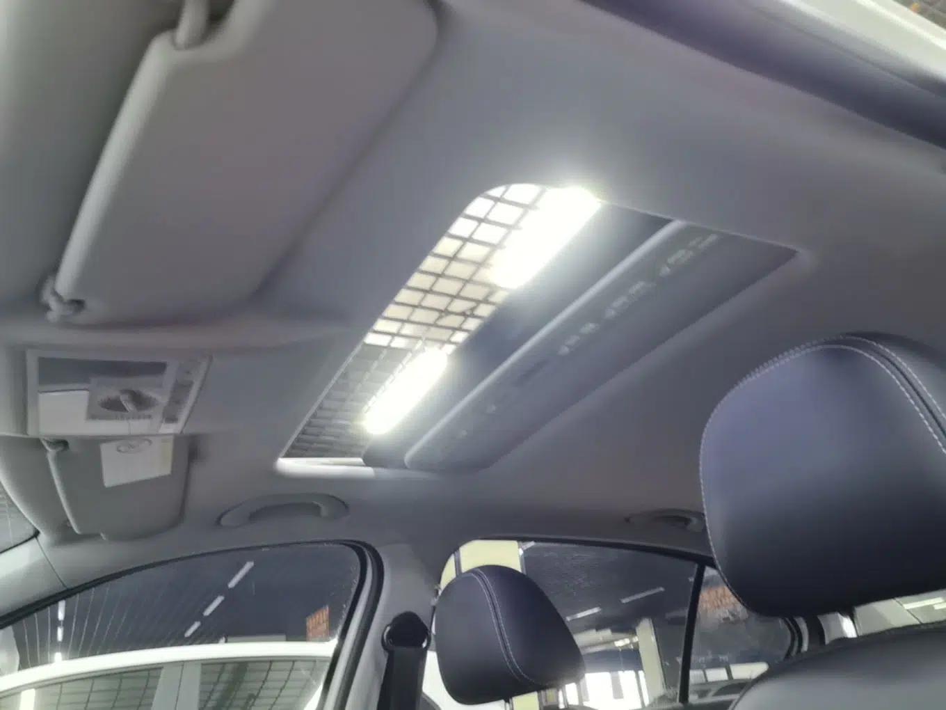 Volkswagen Lavida 2015 1.6L Automatic Comfort Edition — миниатюра 21