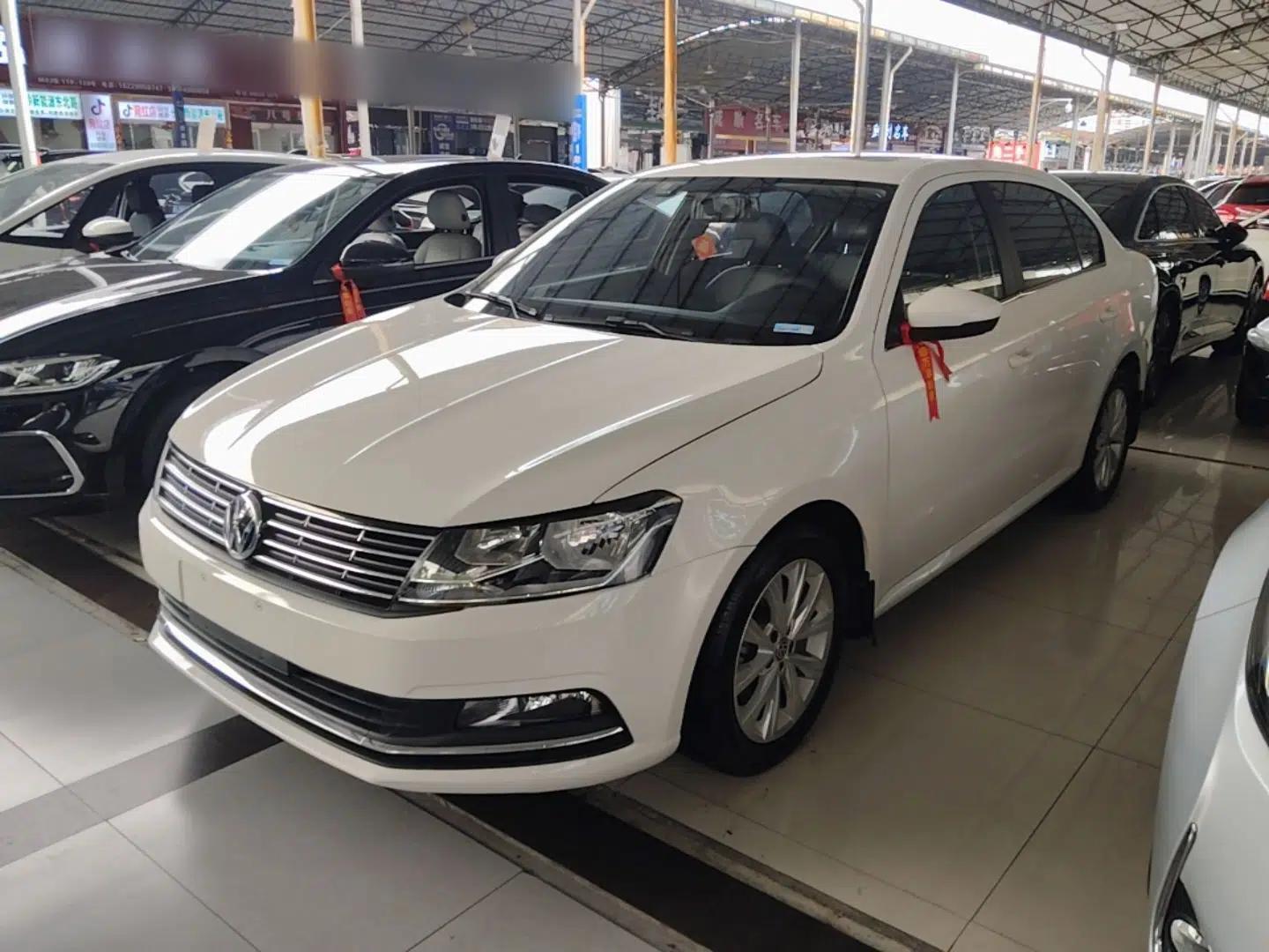 Volkswagen Lavida 2017 1.6L Automatic Comfort Edition — миниатюра 1