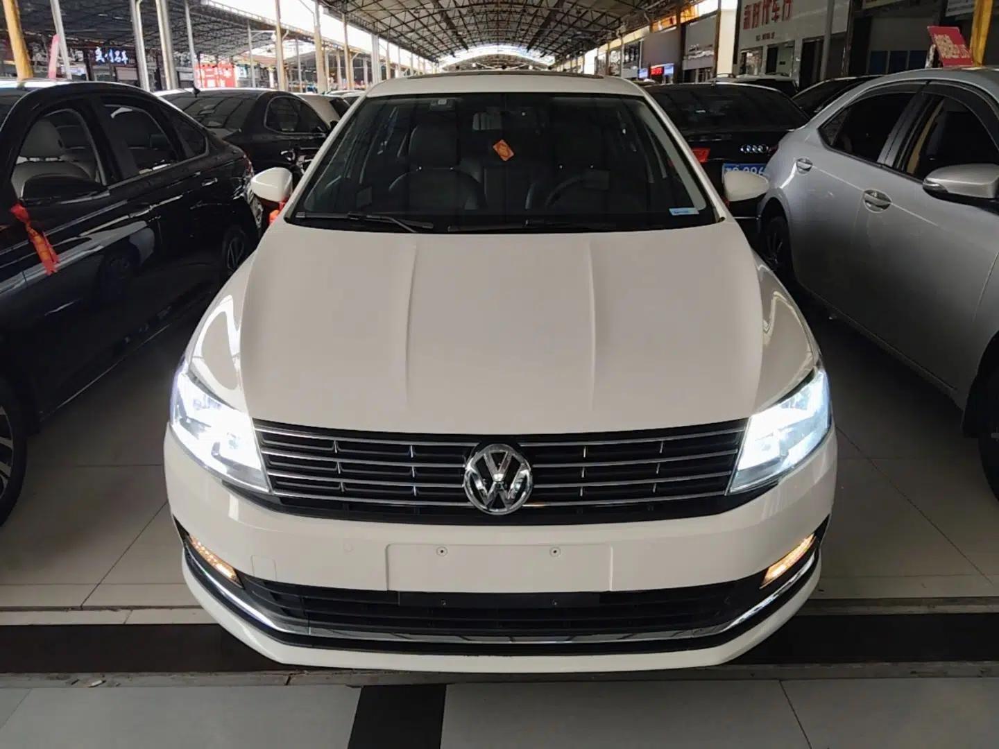 Volkswagen Lavida 2017 1.6L Automatic Comfort Edition — миниатюра 2