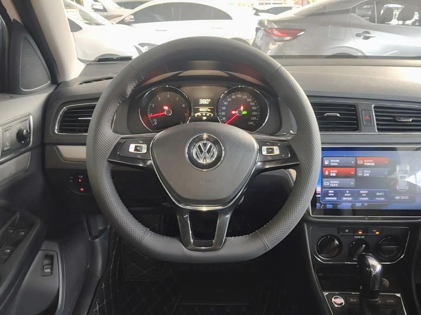 Volkswagen Lavida 2017 1.6L Automatic Comfort Edition — миниатюра 18