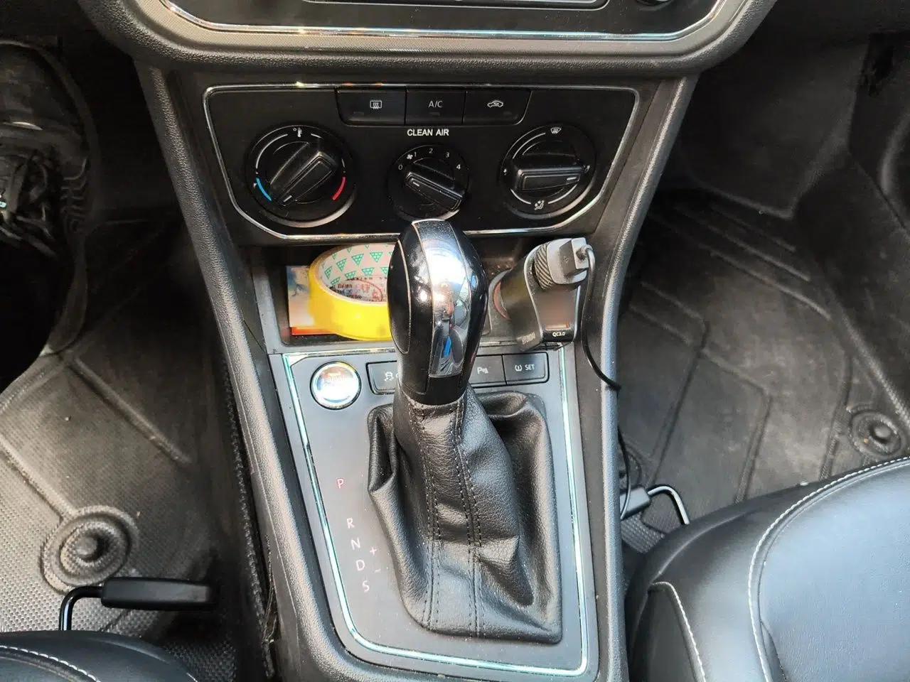 Volkswagen Lavida 2017 1.6L Automatic Comfort Edition — миниатюра 13