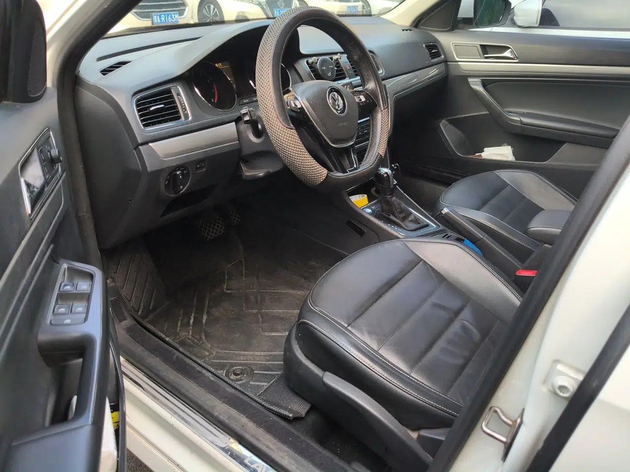 Volkswagen Lavida 2017 1.6L Automatic Comfort Edition — миниатюра 19