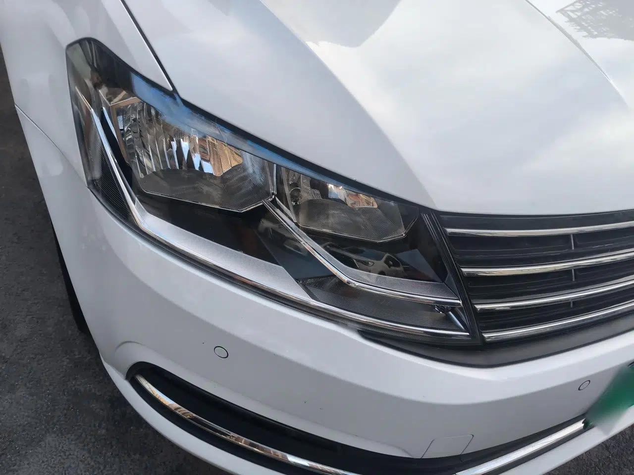 Volkswagen Lavida 2017 1.6L Automatic Comfort Edition — миниатюра 7
