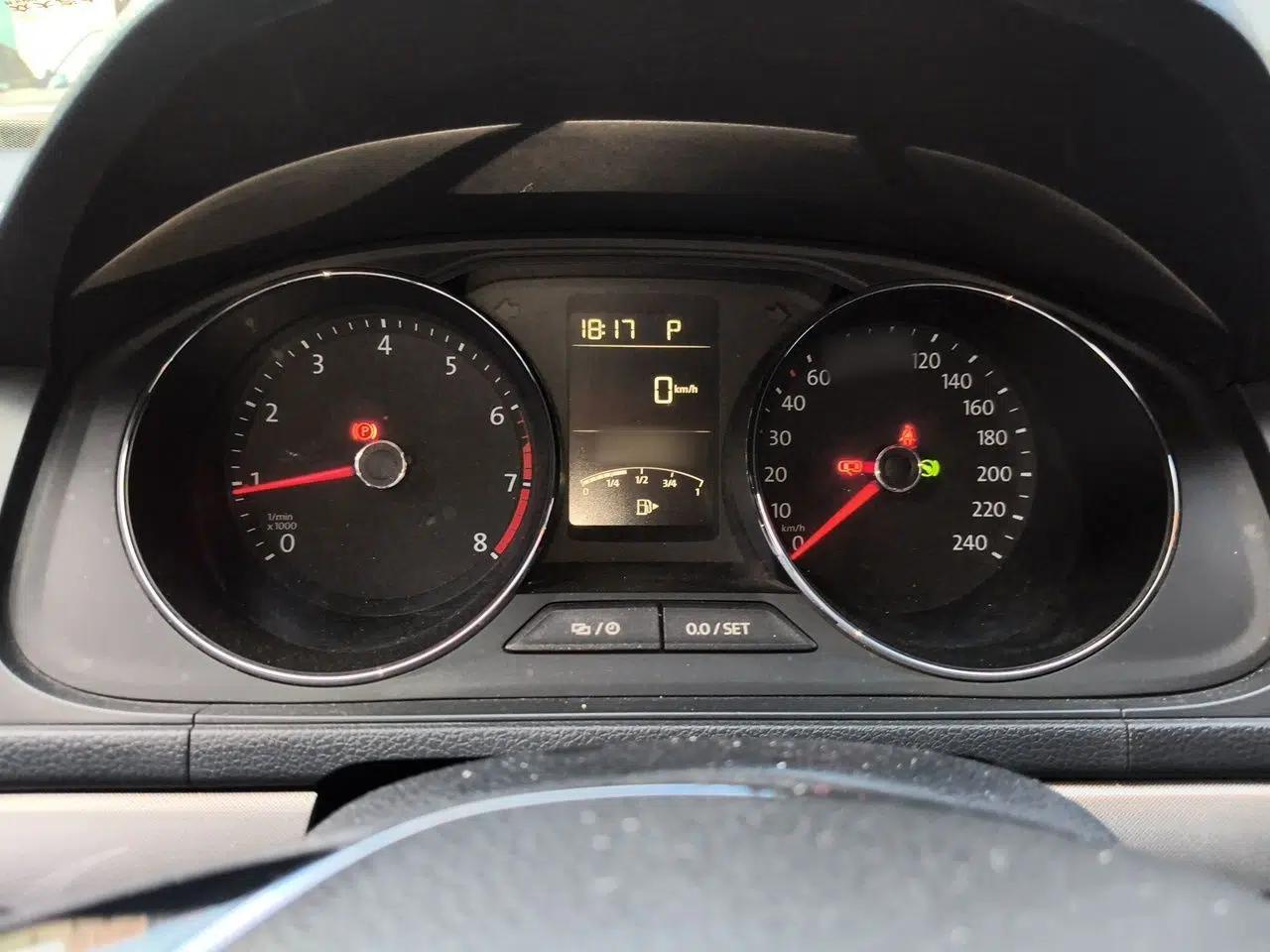 Volkswagen Lavida 2017 1.6L Automatic Comfort Edition — миниатюра 10