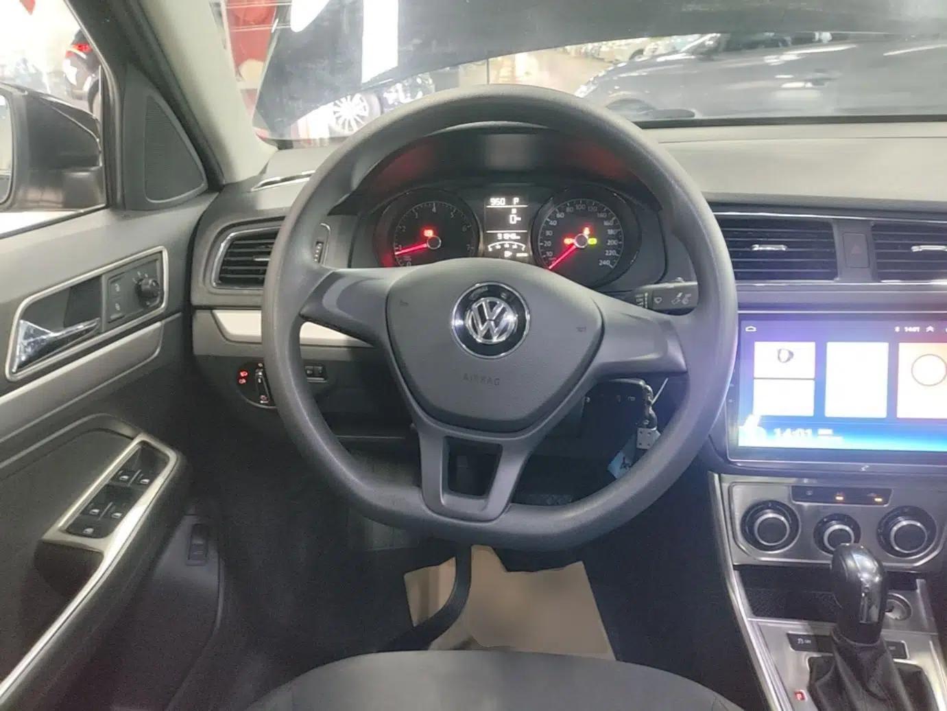 Volkswagen Lavida 2017 1.6L Automatic Fashion Edition — миниатюра 13