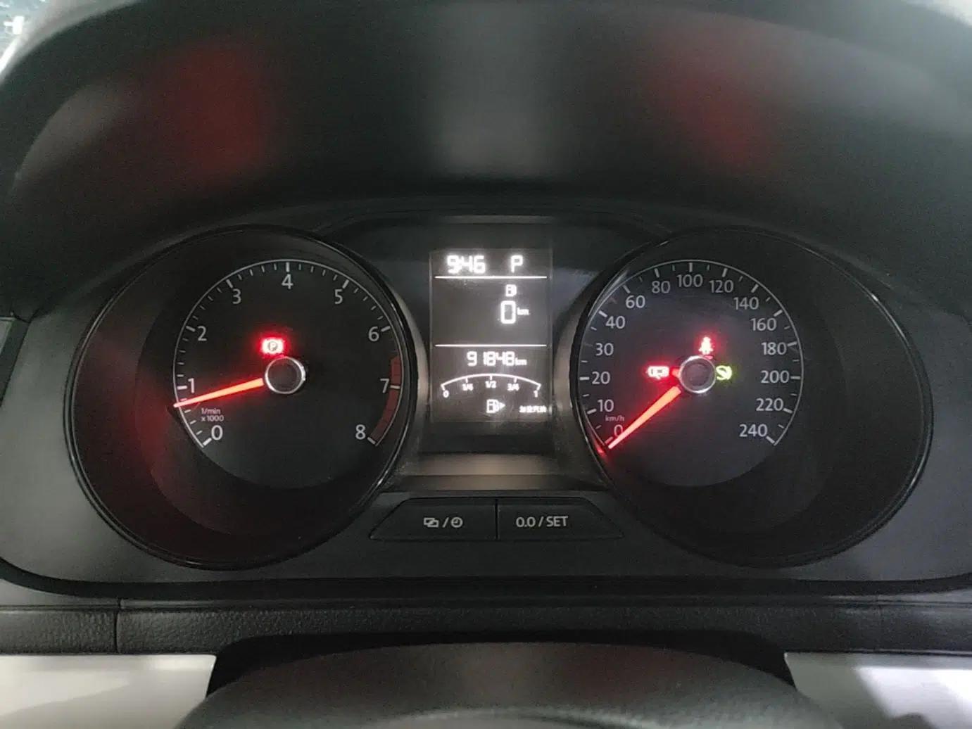 Volkswagen Lavida 2017 1.6L Automatic Fashion Edition — миниатюра 14