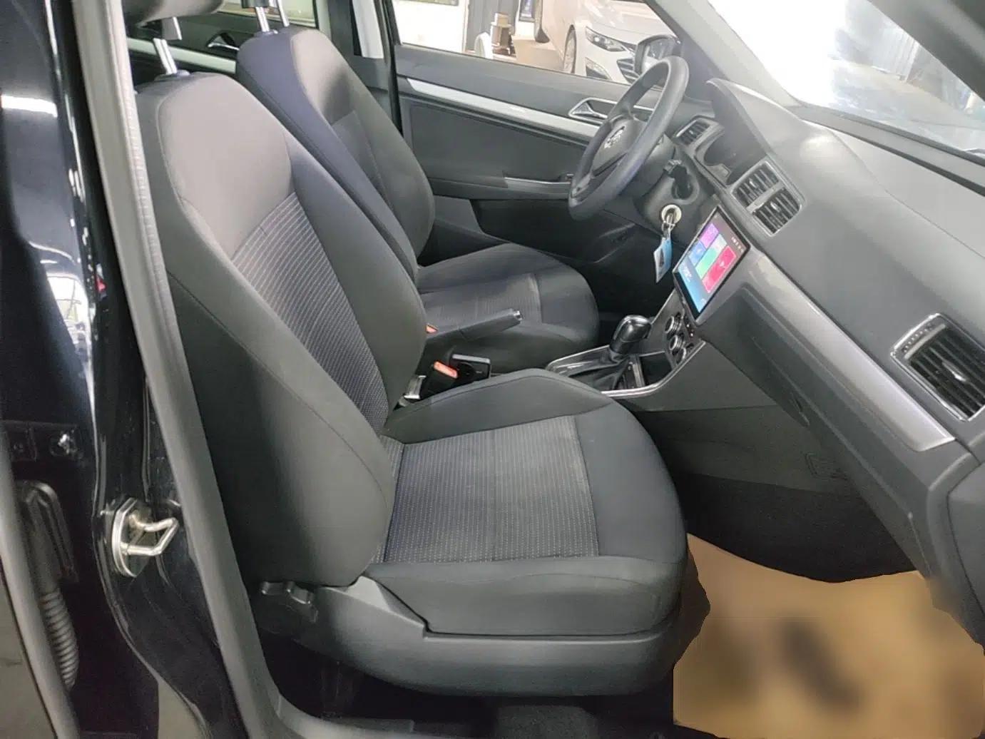 Volkswagen Lavida 2017 1.6L Automatic Fashion Edition — миниатюра 19