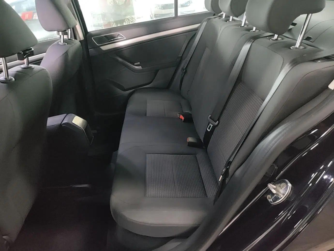Volkswagen Lavida 2017 1.6L Automatic Fashion Edition — миниатюра 20