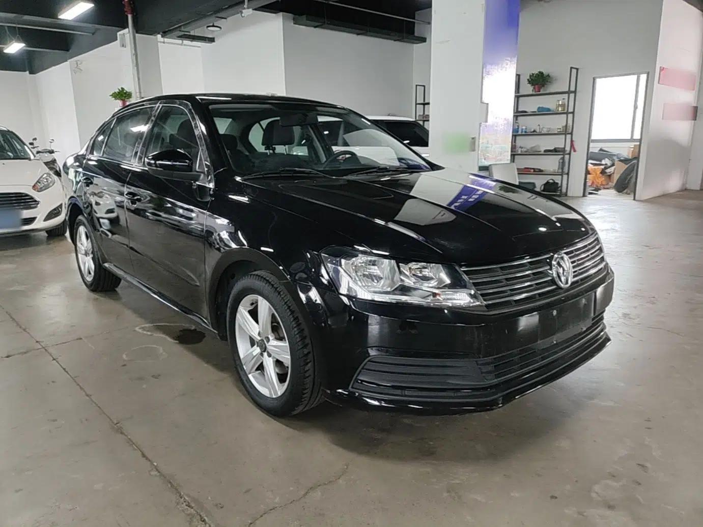 Volkswagen Lavida 2017 1.6L Automatic Fashion Edition — миниатюра 3