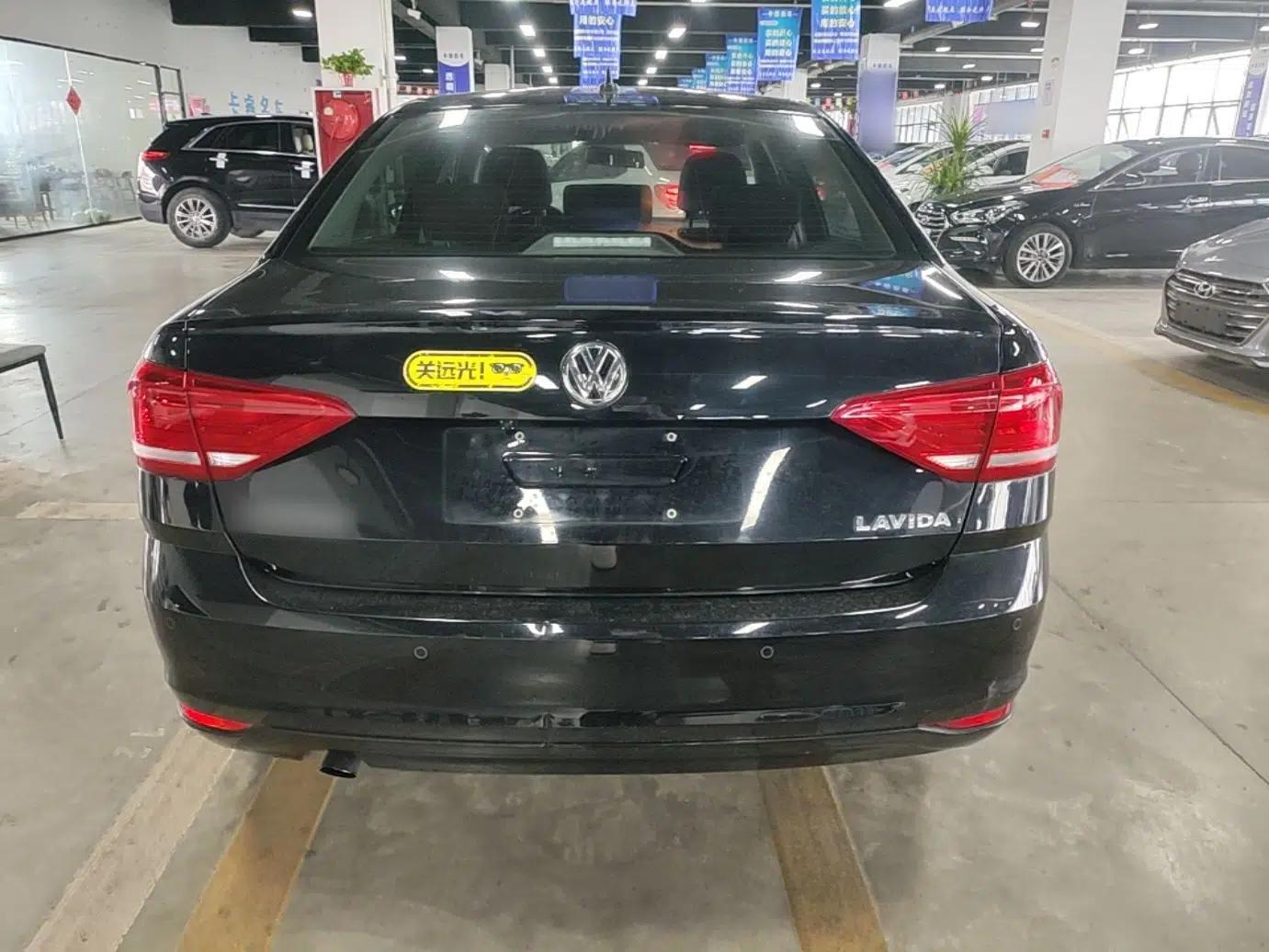 Volkswagen Lavida 2017 1.6L Automatic Fashion Edition — миниатюра 5
