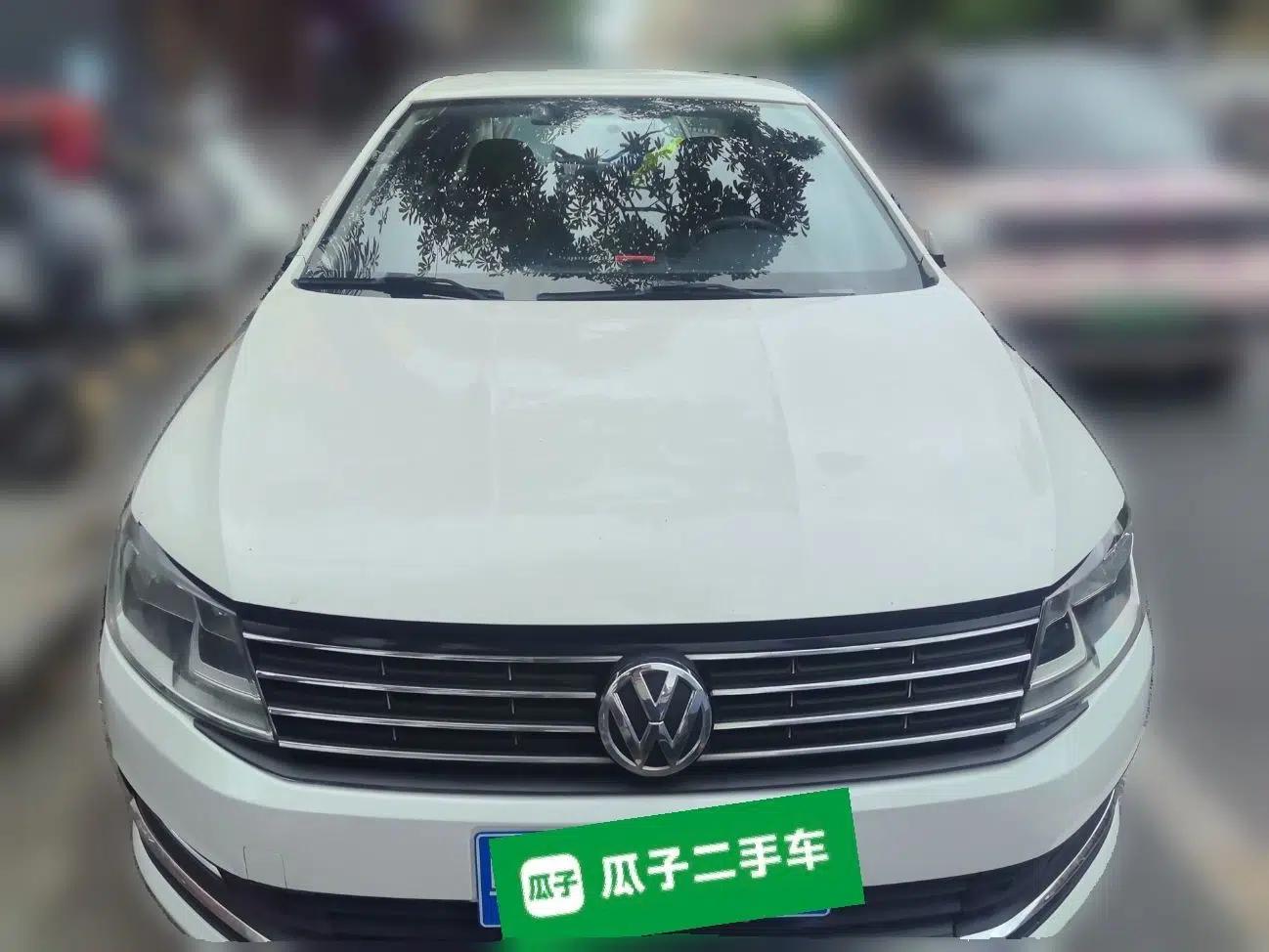 Volkswagen Lavida 2015 1.6L Automatic Fashion Edition — миниатюра 2