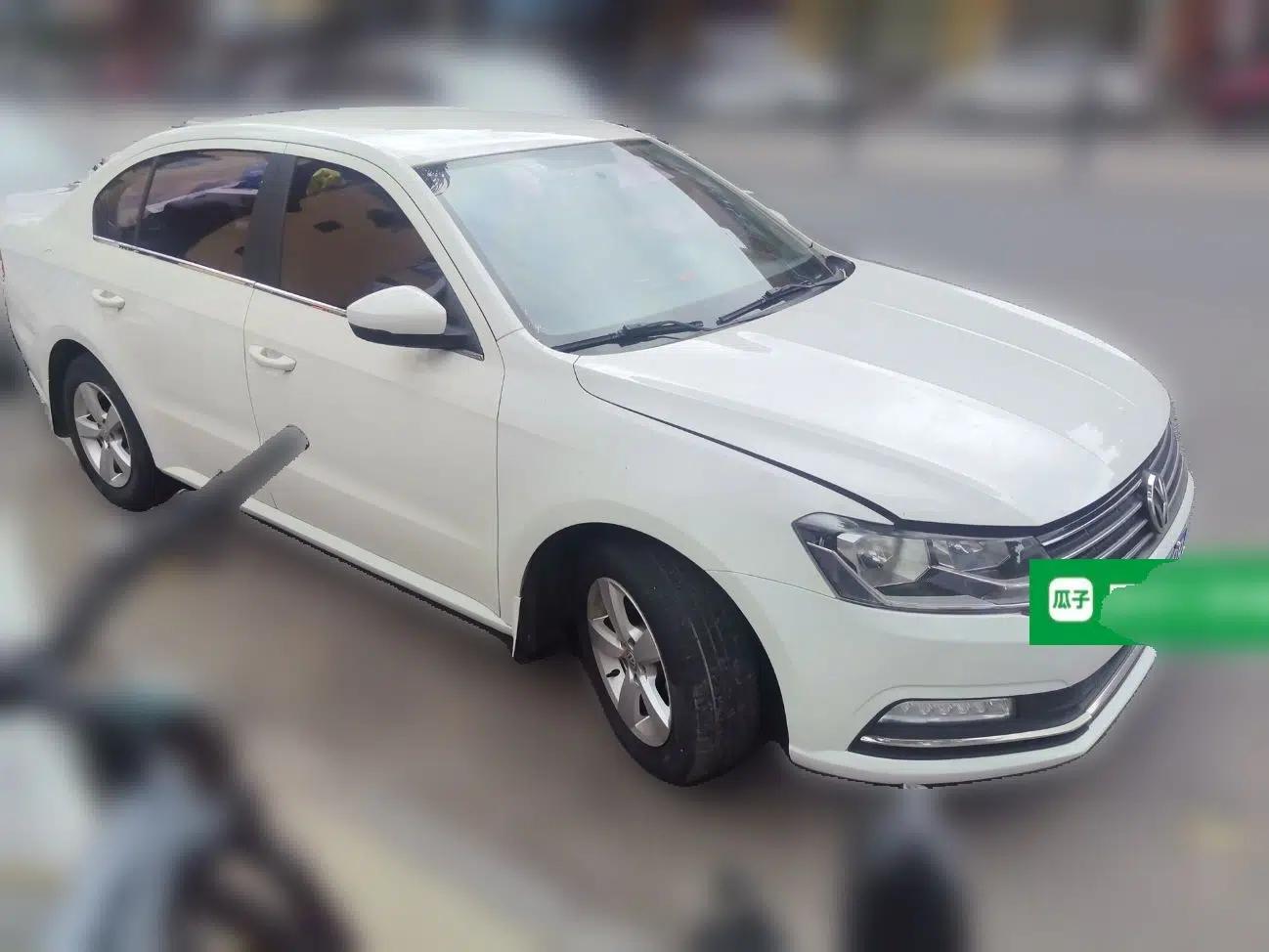 Volkswagen Lavida 2015 1.6L Automatic Fashion Edition — миниатюра 3