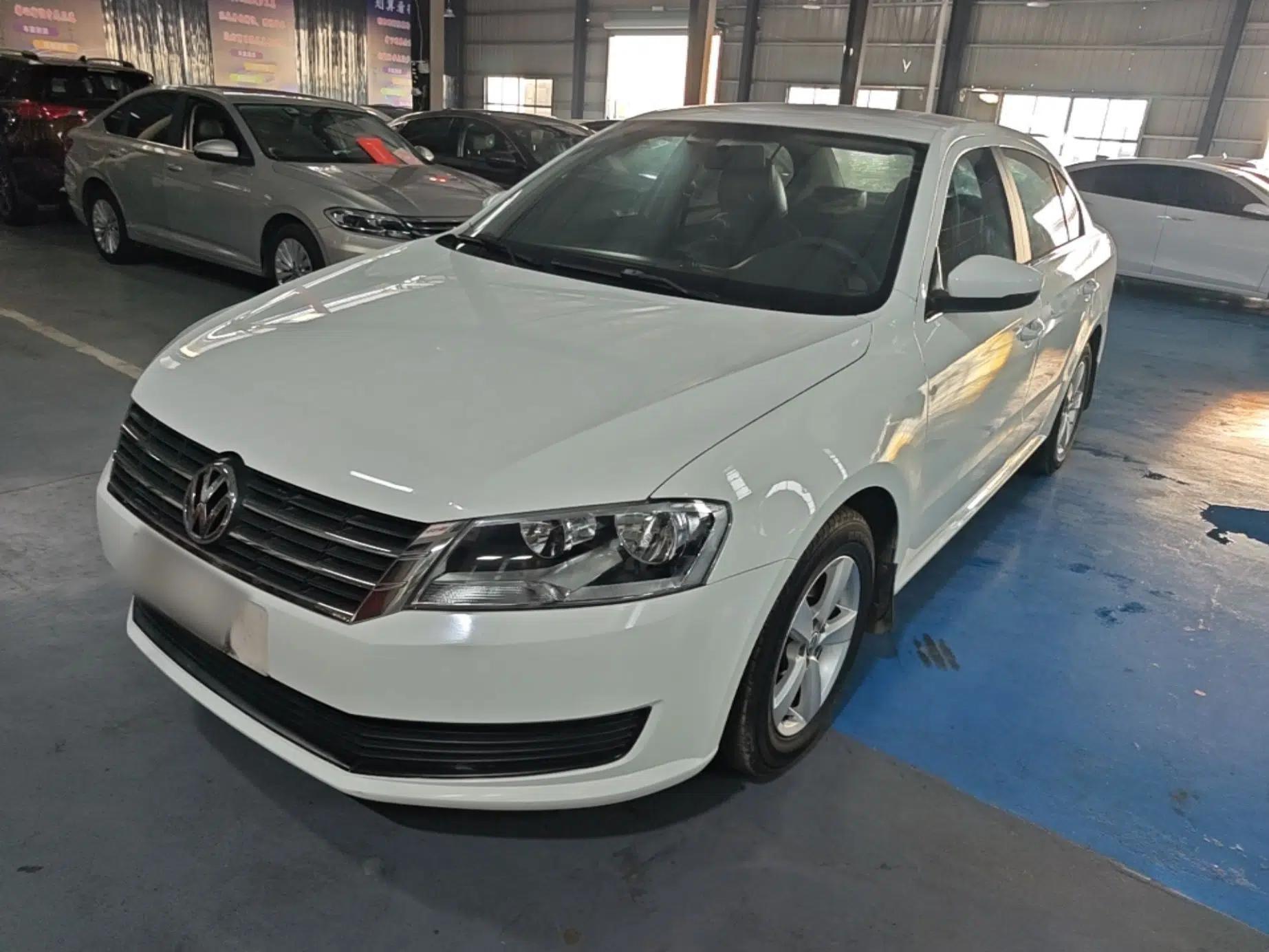 Volkswagen Lavida 2015 1.6L Automatic Fashion Edition — миниатюра 1