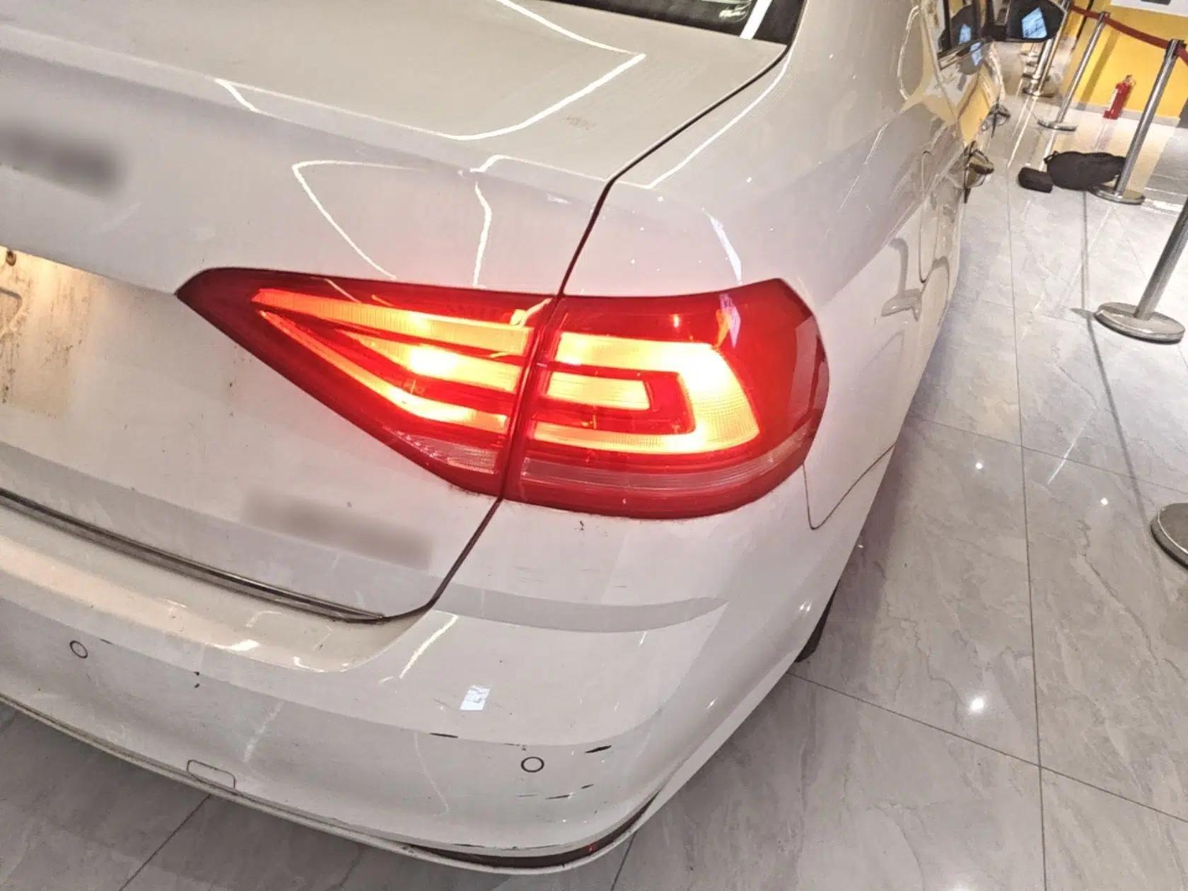 Volkswagen Lavida 2015 1.6L Manual Comfort Edition — миниатюра 9
