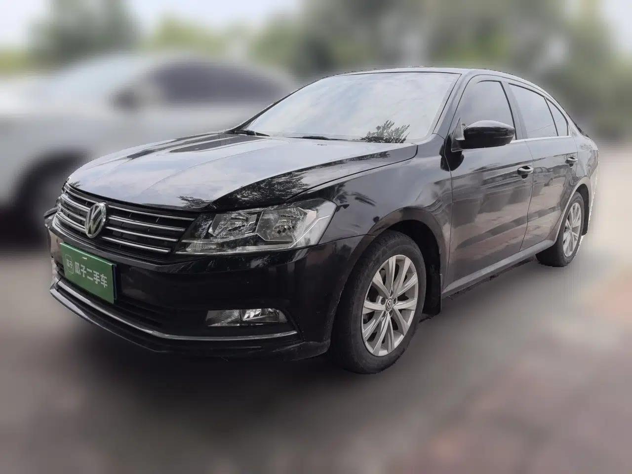 Volkswagen Lavida 2017 1.6L Manual Comfort Edition — миниатюра 1