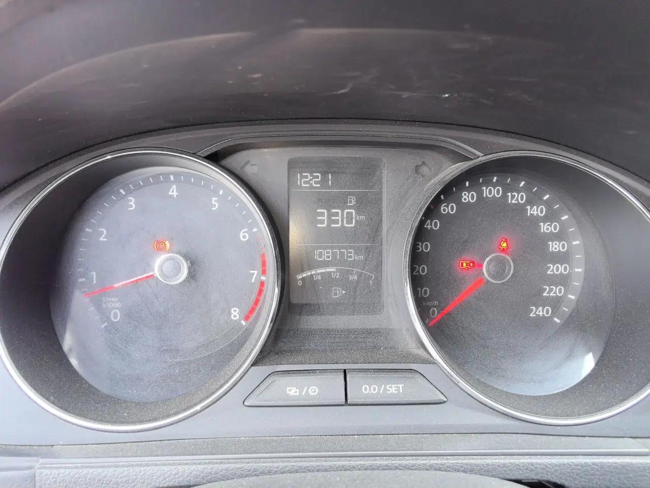 Volkswagen Lavida 2017 1.6L Manual Comfort Edition — миниатюра 11