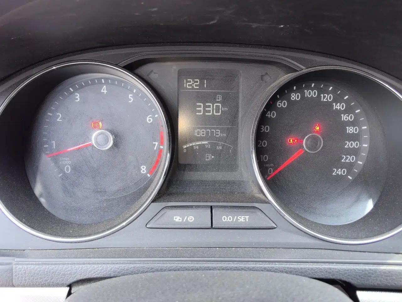 Volkswagen Lavida 2017 1.6L Manual Comfort Edition — миниатюра 12