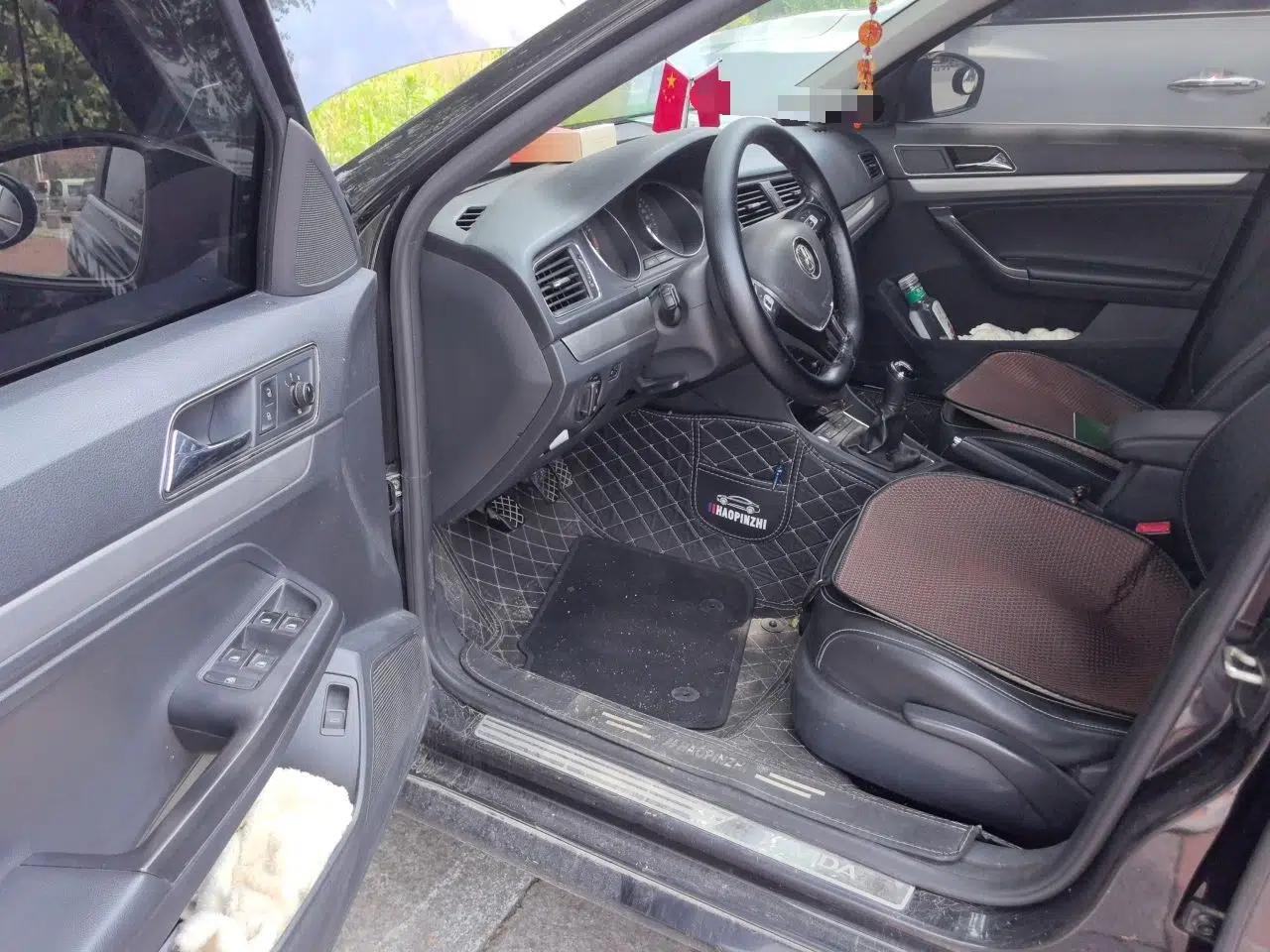 Volkswagen Lavida 2017 1.6L Manual Comfort Edition — миниатюра 16