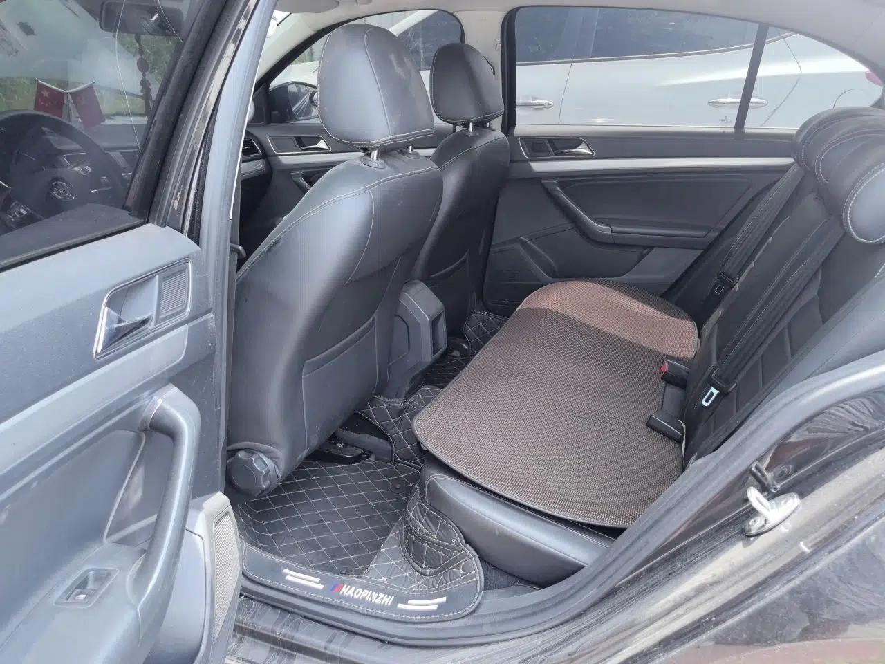 Volkswagen Lavida 2017 1.6L Manual Comfort Edition — миниатюра 17