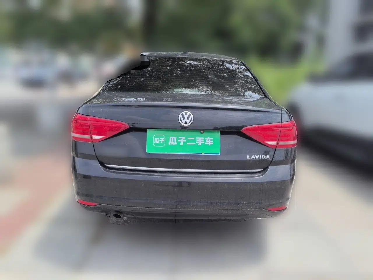 Volkswagen Lavida 2017 1.6L Manual Comfort Edition — миниатюра 5