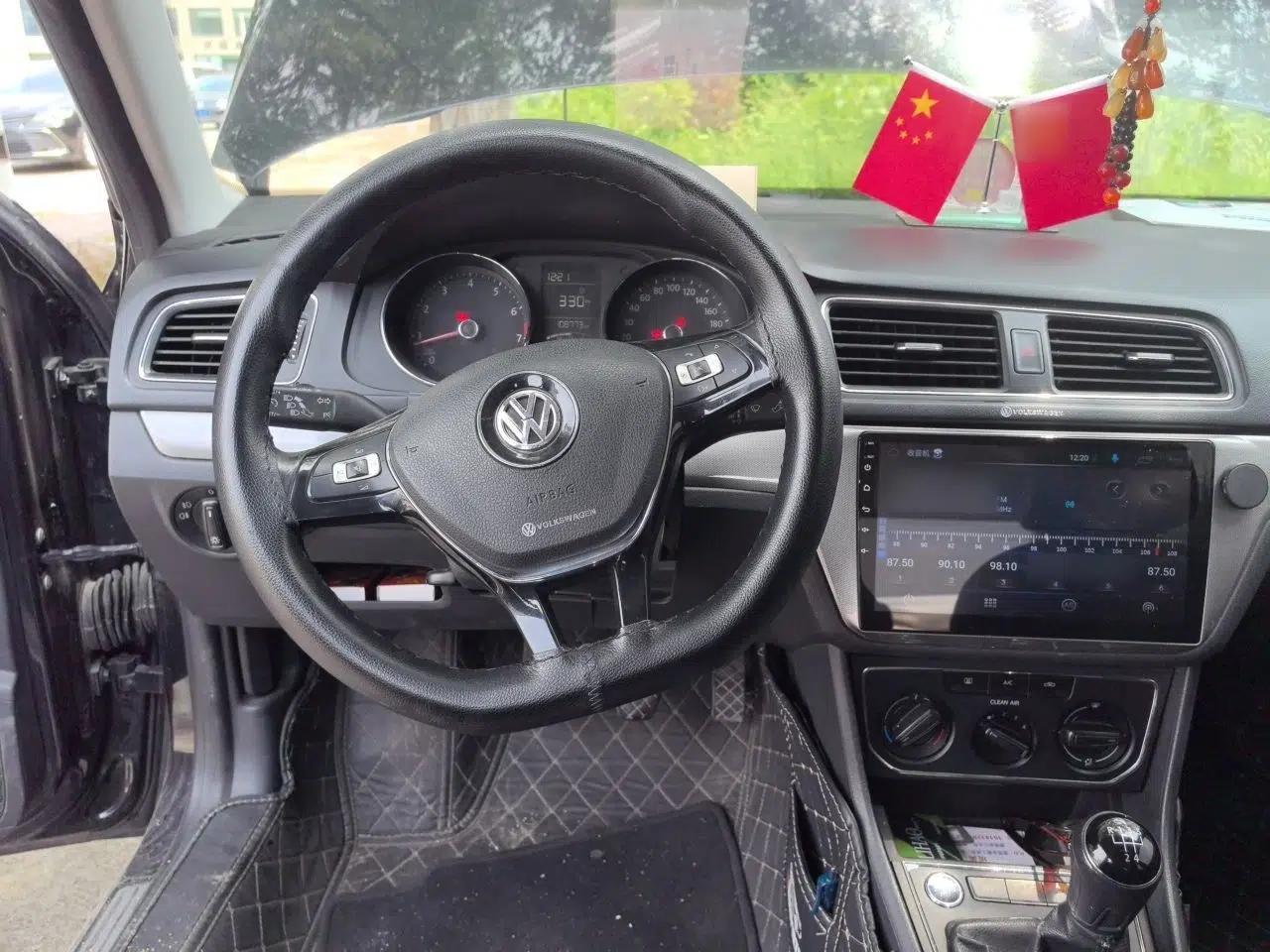 Volkswagen Lavida 2017 1.6L Manual Comfort Edition — миниатюра 10