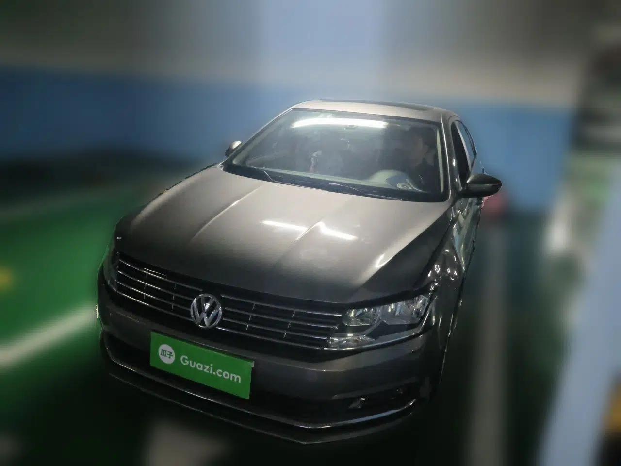 Volkswagen Lavida 2015 1.6L Automatic Comfort Edition — миниатюра 1