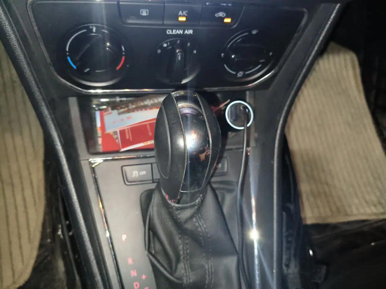 Volkswagen Lavida 2015 1.6L Automatic Comfort Edition — миниатюра 14