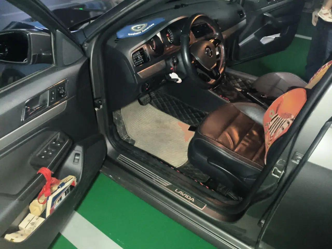 Volkswagen Lavida 2015 1.6L Automatic Comfort Edition — миниатюра 16